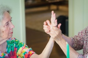 arthritis_pain_in_hand